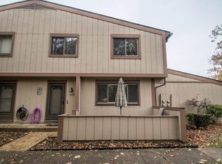 11595 Harbour Light Dr #8, North Royalton, OH 44133