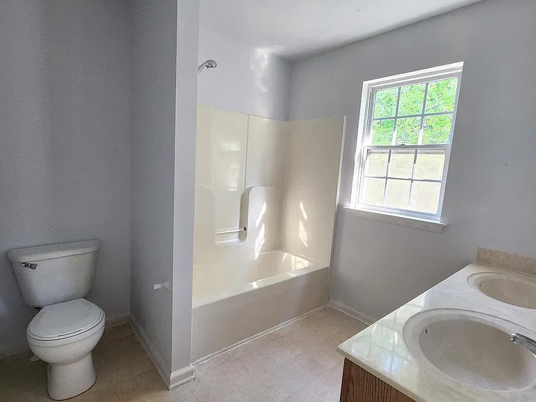 302 Hidden Dr — Photo 16