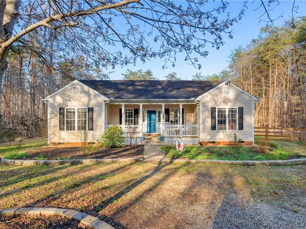 292 Willow Farm Ln, Bumpass, VA 23024