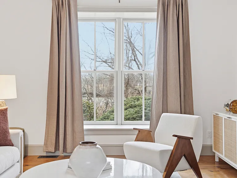 32 Oakland Ave — Photo 15