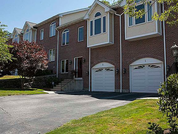 3rd image of 131 Fruit Hill Ave Unit 2