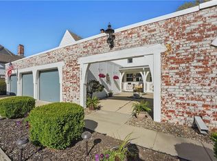 10211 Robinson St, Overland Park, KS 66212