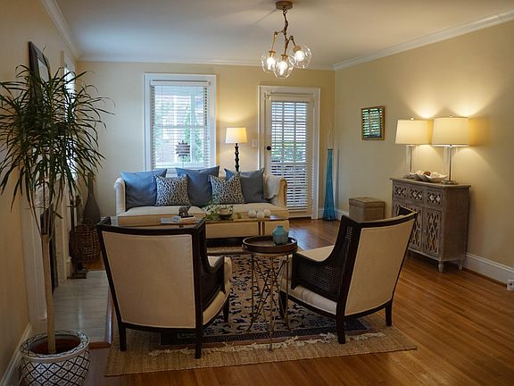 Living Room - facing screened porch