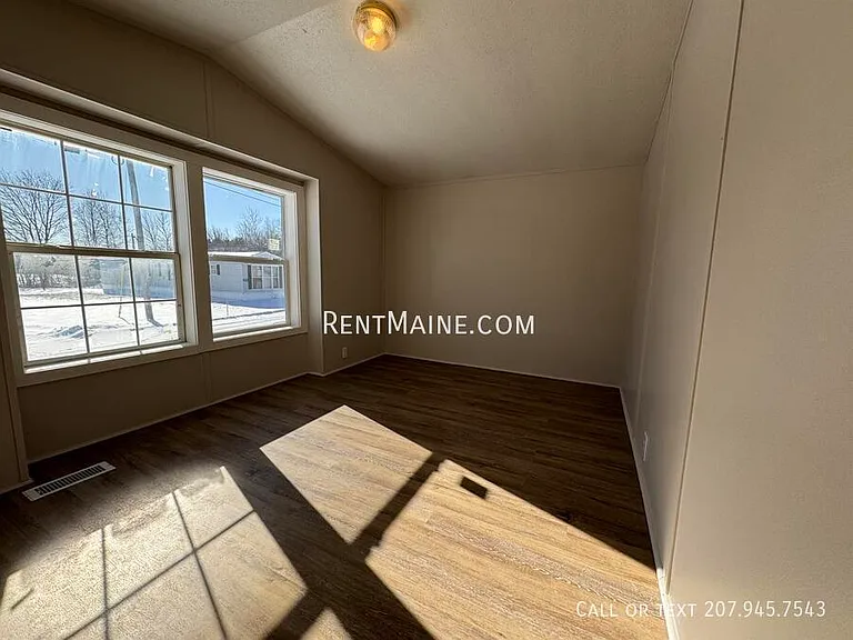 125 F St — Photo 7