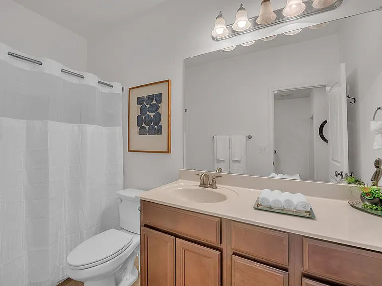 520 S Meadowlark St #B — Photo 17