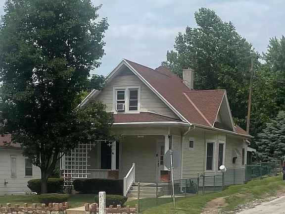 2nd image of 1319 Pacific St