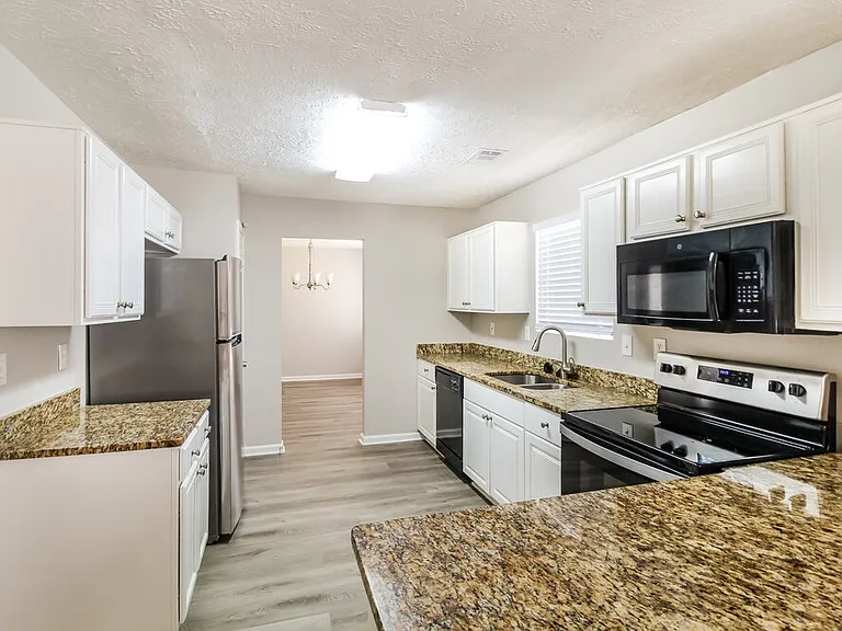 6583 Carriage Ln — Photo 7