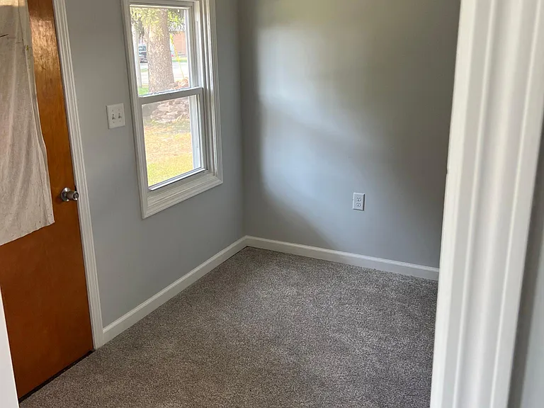 3235 E Enos Ave — Photo 10