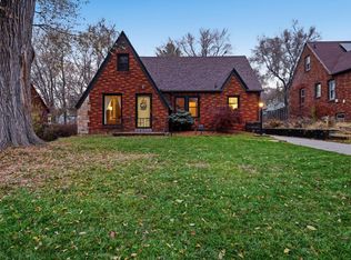 6521 Elmcrest Dr, Windsor Heights, IA 50324