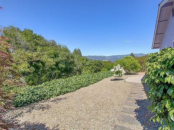 3rd image of 177 Mesa Verde Dr