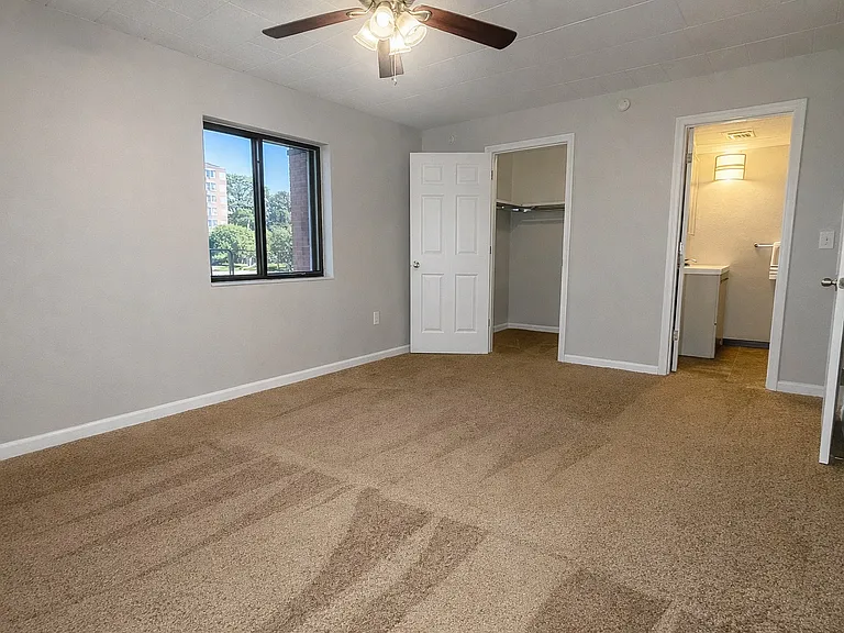 Bedroom 1B/1B
