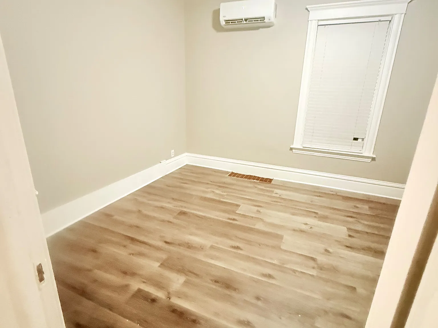 5 bed, 1750 sqft, $2,300 — Photo 2