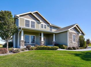 1821 Millstream Ct, Winterset, IA 50273