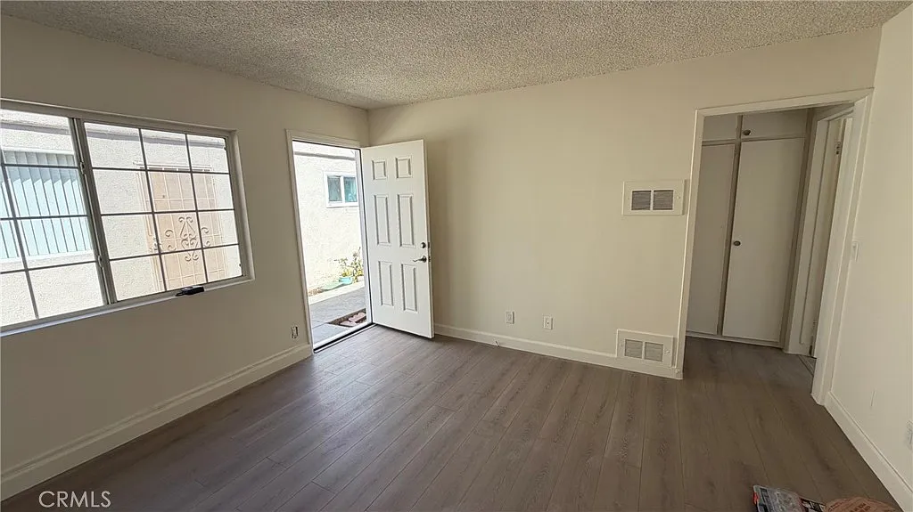 1 bed, 650 sqft, $2,000 — Photo 2