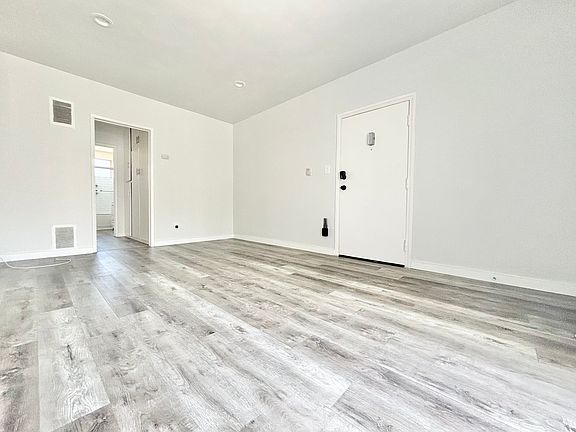 5th image of 924 4th St #7A