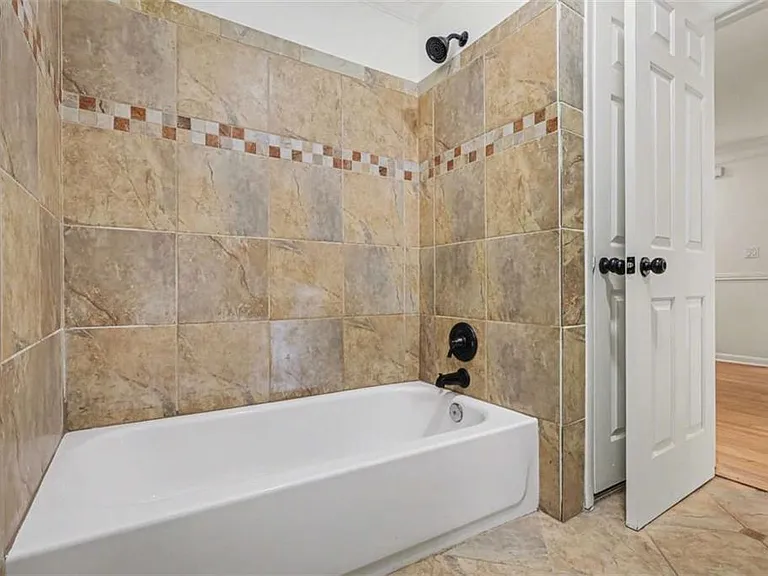 3582 Cloudland Dr — Photo 23