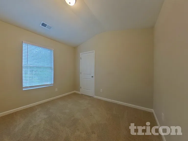 418 Daffodil Dr — Photo 11