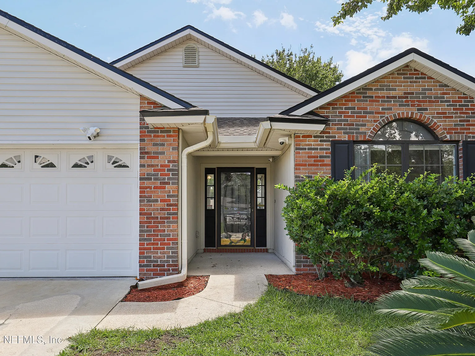 4 bed, 2.0 bath, 1742 sqft, $2,500 — Photo 4