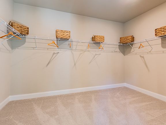 3rd image of 313 Caledonia Ct