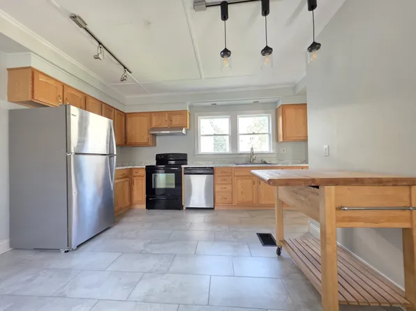 18 Winter St, Waterville, ME 04901