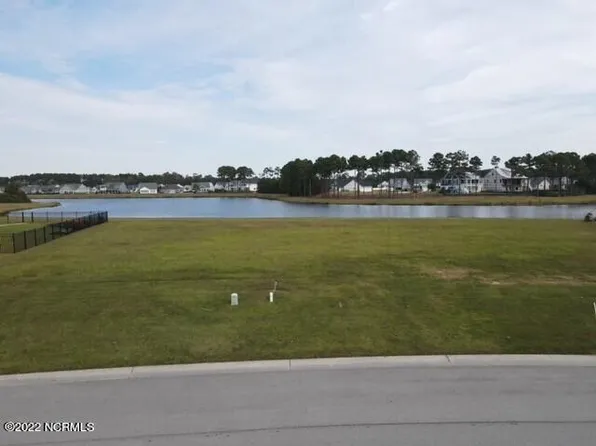 375 Summerhouse Drive, Holly Ridge, NC 28445