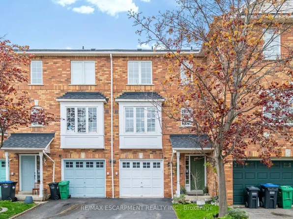 80 Acorn Pl #2, Mississauga, ON L4Z 4C9
