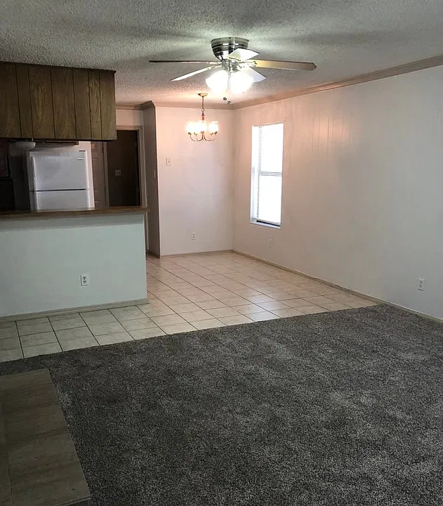 15960 Shoshone Dr