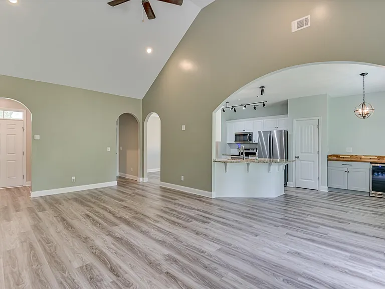 183 Williston Rd — Photo 8