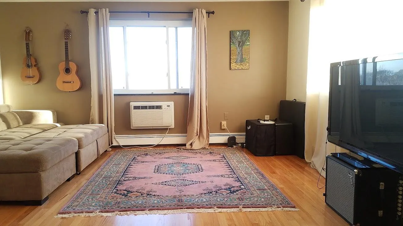 1 bed, 706 sqft, $2,300 — Photo 1