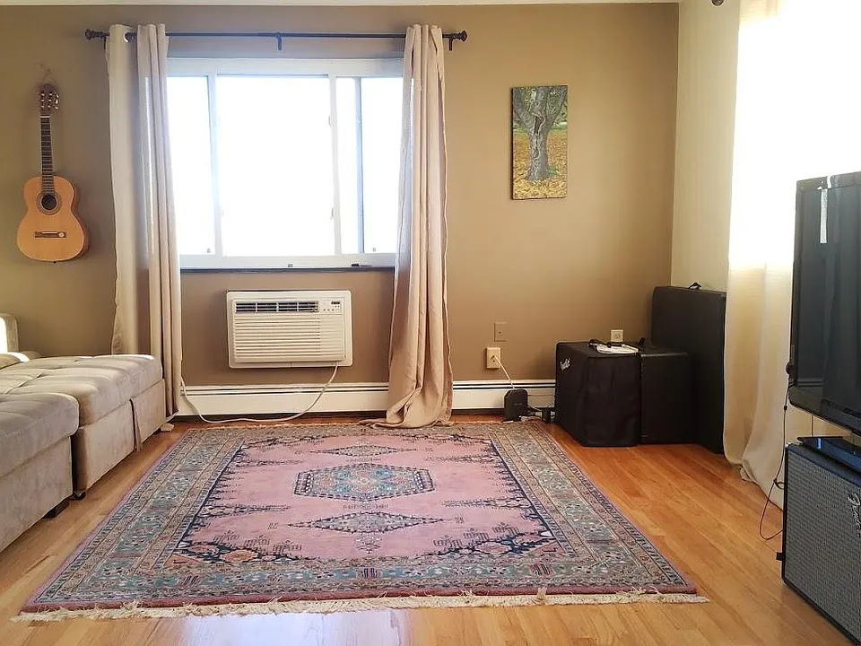 215 Massachusetts Ave #51