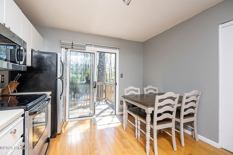 4th image of 25B Pine Lane #6