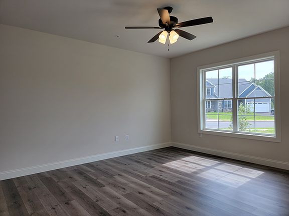 3rd image of 101 Magnolia Dr