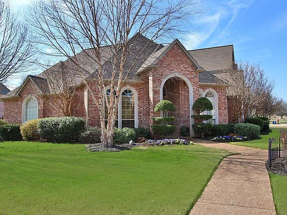 2nd image of 1508 Crestwood Trl