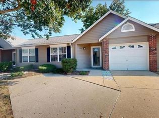 1228 Shirley Ridge Dr, Saint Charles, MO 63304