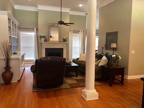 5th image of 146 Apple Blossom Dr