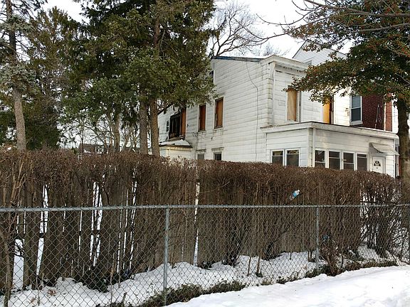 3rd image of 228 S Olden Ave