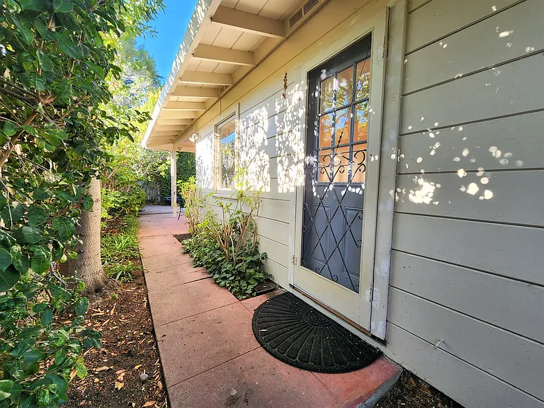 329 Colorado Ave — Photo 19