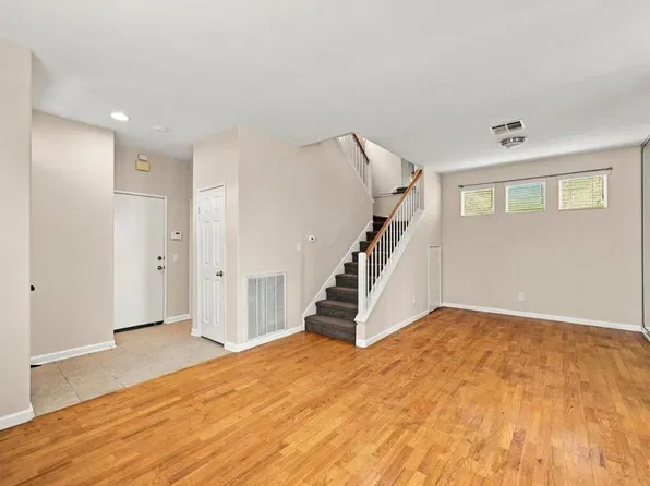 11595 Compass Point Dr N Unit 8, San Diego, CA 92126