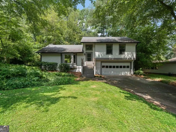 9795 Loblolly Ln, Roswell, GA 30075