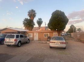 1089 W Schafer Dr