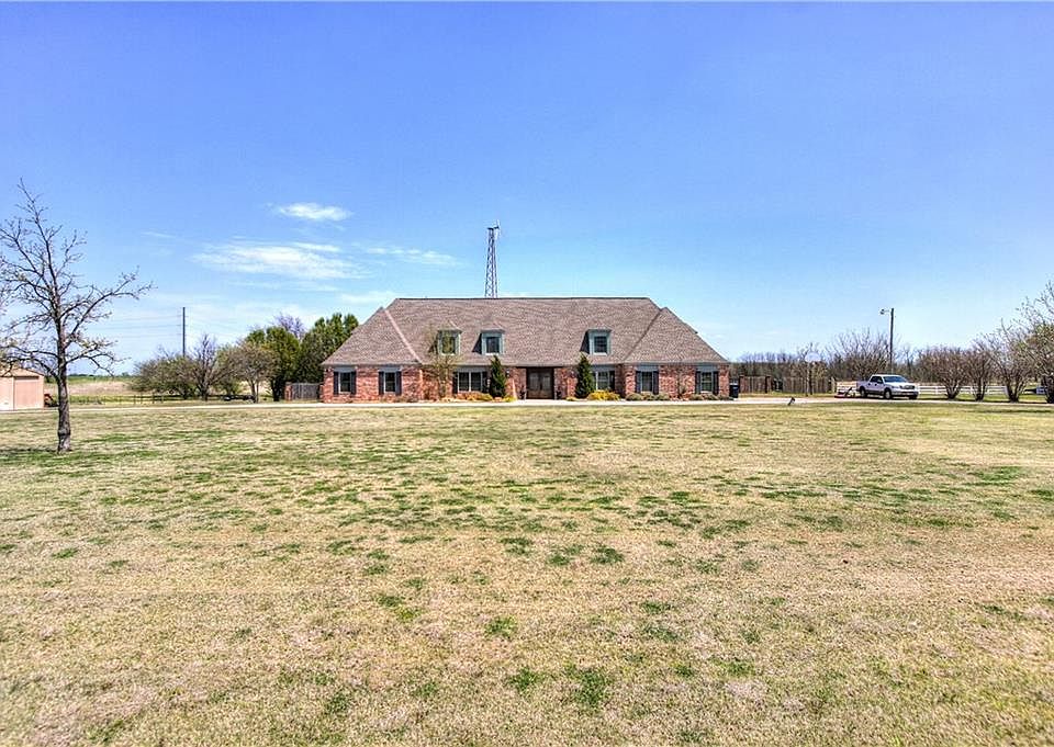 1st image of 15700 Greenwood Cir