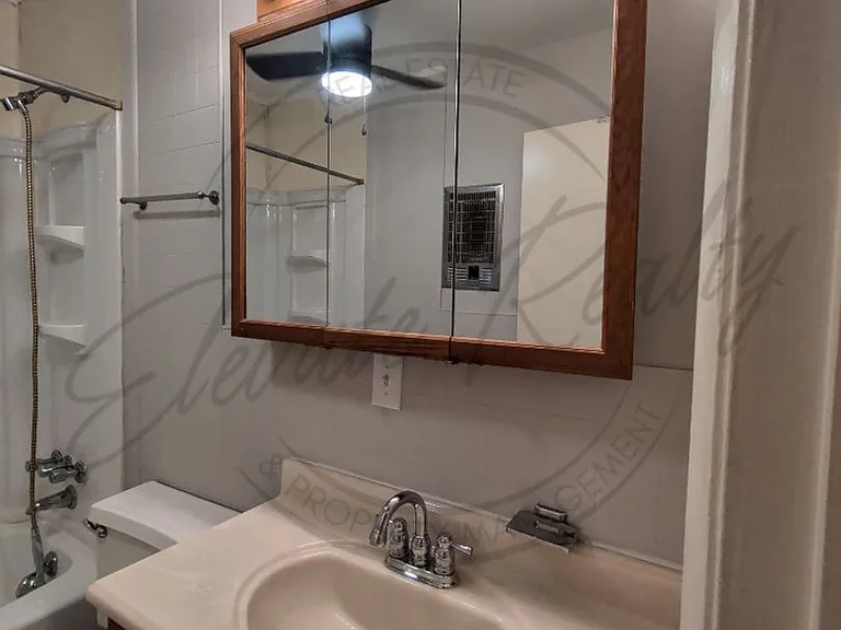 114 E 17th St #1 — Photo 8