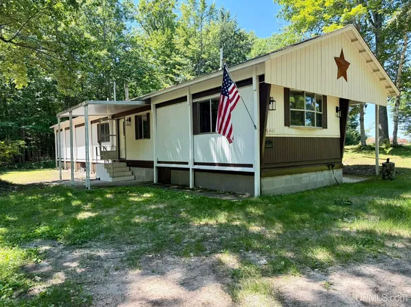 8923 25th Rd, Garden, MI 49835