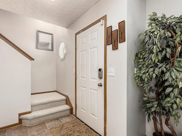1889 Daisyfield Dr — Photo 5