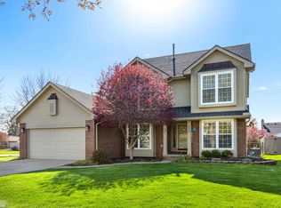 34453 Heartsworth Ln, Sterling Heights, MI 48312