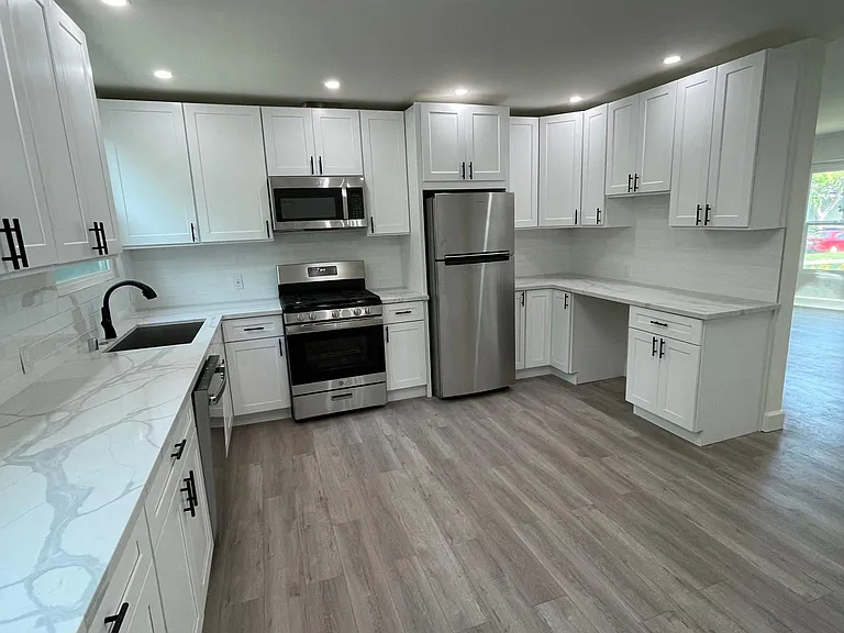 1201 S Orange Grove Ave #1 — Photo 2