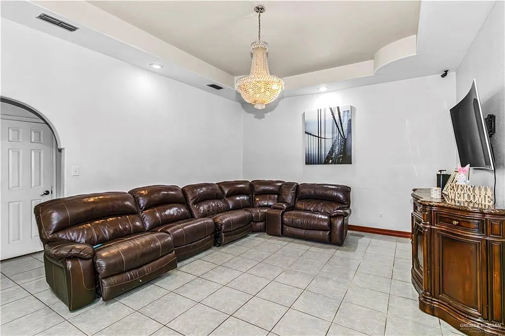 4 bed, 2.5 bath, 1804 sqft, $1,750 — Photo 4
