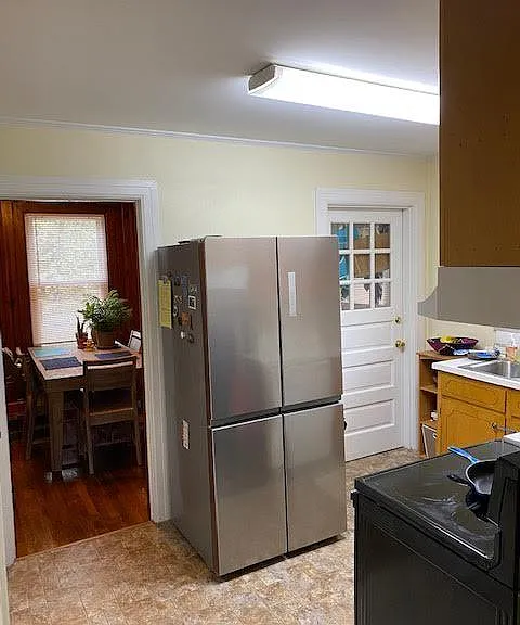 2408 Glendale Ave — Photo 12