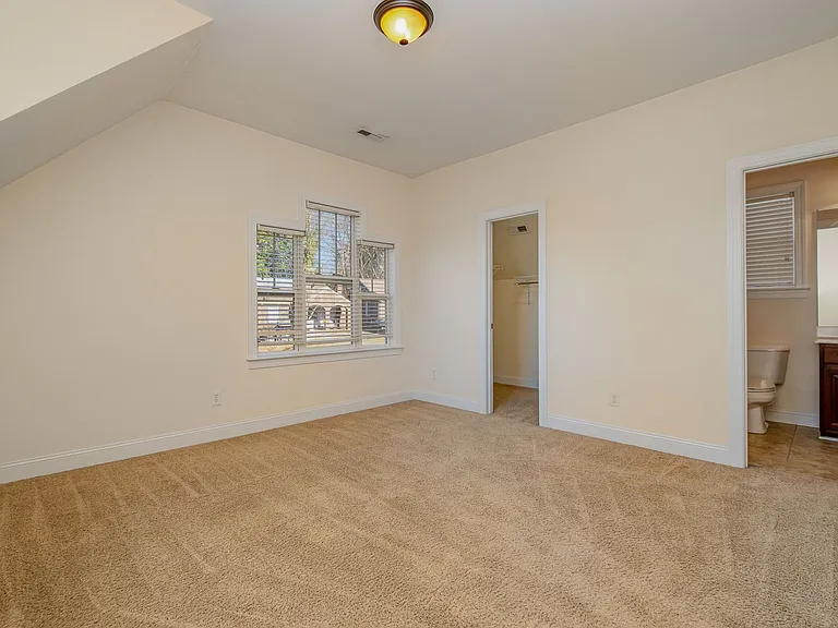 319 Woodvale Pl — Photo 14
