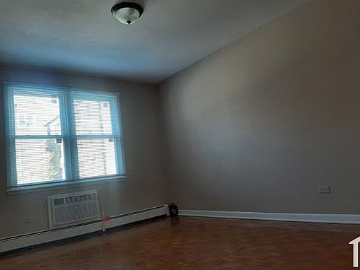 1st image of 2060 W Chase Ave APT 4A